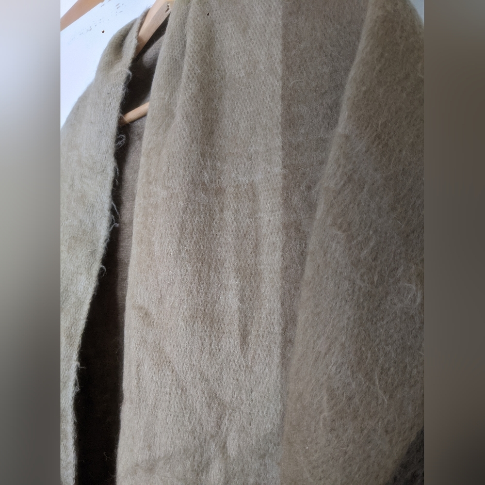 Alpaca Wrap Shawl throw - Picture 10 of 12